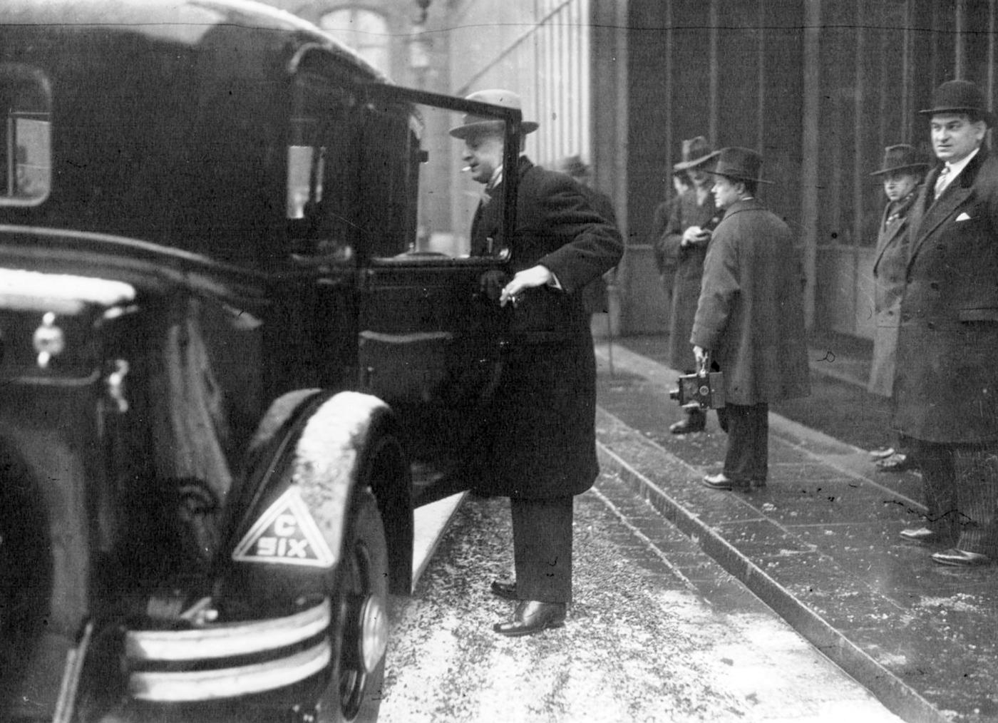 The Minister Louis Serre getting in a C6 in 1933