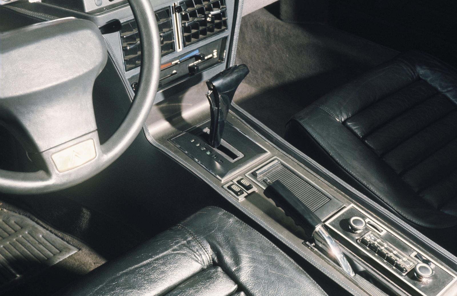 Presidential SM - Gear box and steering wheel - 1972